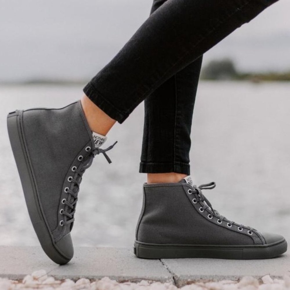 Nothing New Women's Classic High Top Gray